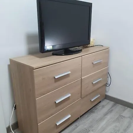 Apartment Flott Sentrumsnaer Med Egen Parkering *