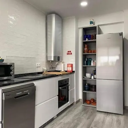 Apartment Flott Sentrumsnaer Med Egen Parkering Cascais