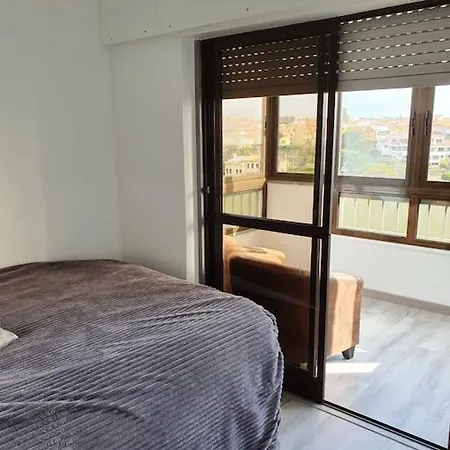 Flott Sentrumsnaer Med Egen Parkering Apartman