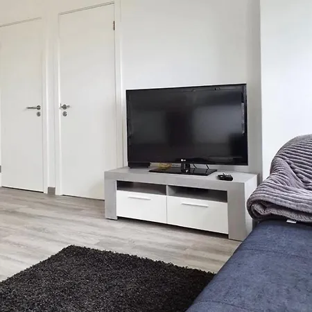 דירה Flott Sentrumsnaer Med Egen Parkering